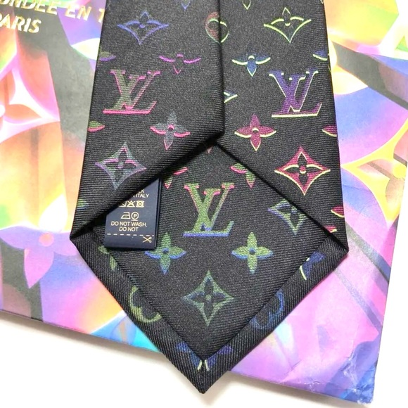 🎁HOLIDAY 25’🎁🆕💯 LOUIS VUITTON  MONOGRAM FUSHIA BLACK MULTI-CLR MOTIF W/TAGS🔥HOT🔥 - Picture 8 of 16